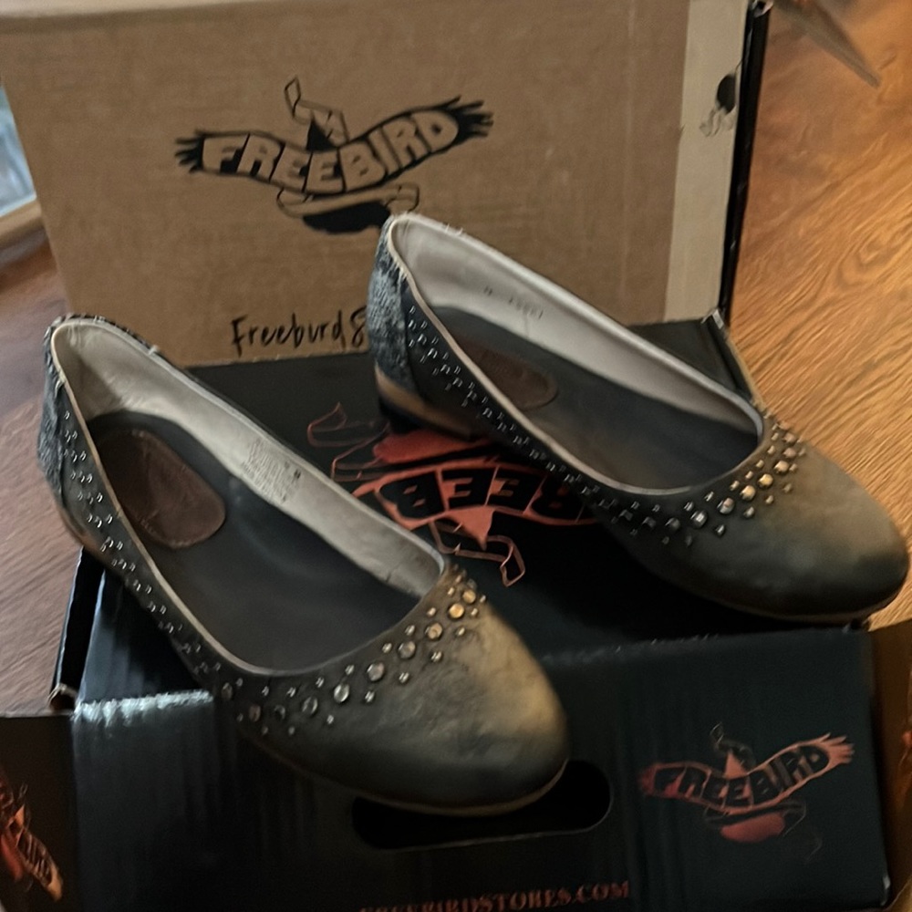 Women’s Freebird Blossom olive multi size 9